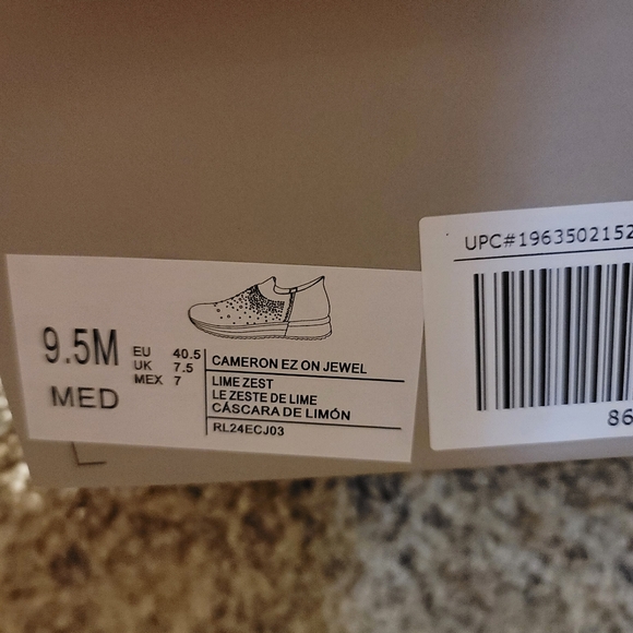 Kenneth Cole Reaction Cameron Jewel EZ-ON Slip-On Sneaker - Picture 8 of 11